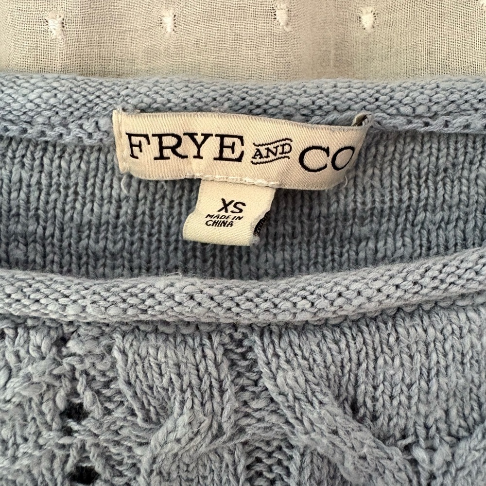 FRYE AND CO. Soft Blue Cable Knit Sweater - Picture 2 of 4